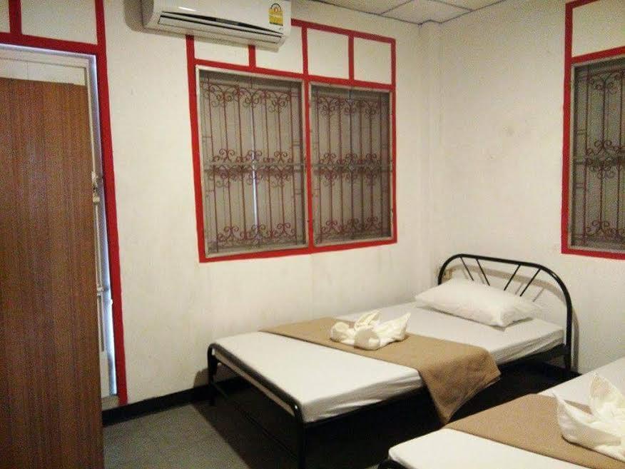U Hostel Bangkok Exterior photo