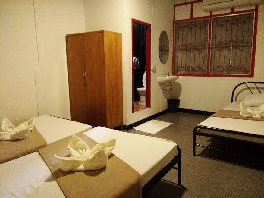 U Hostel Bangkok Exterior photo