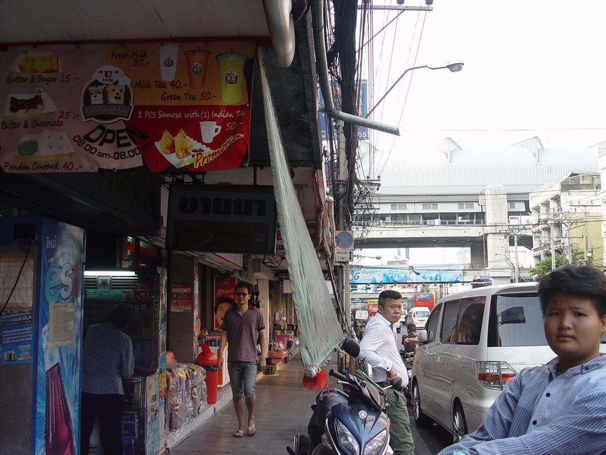 U Hostel Bangkok Exterior photo